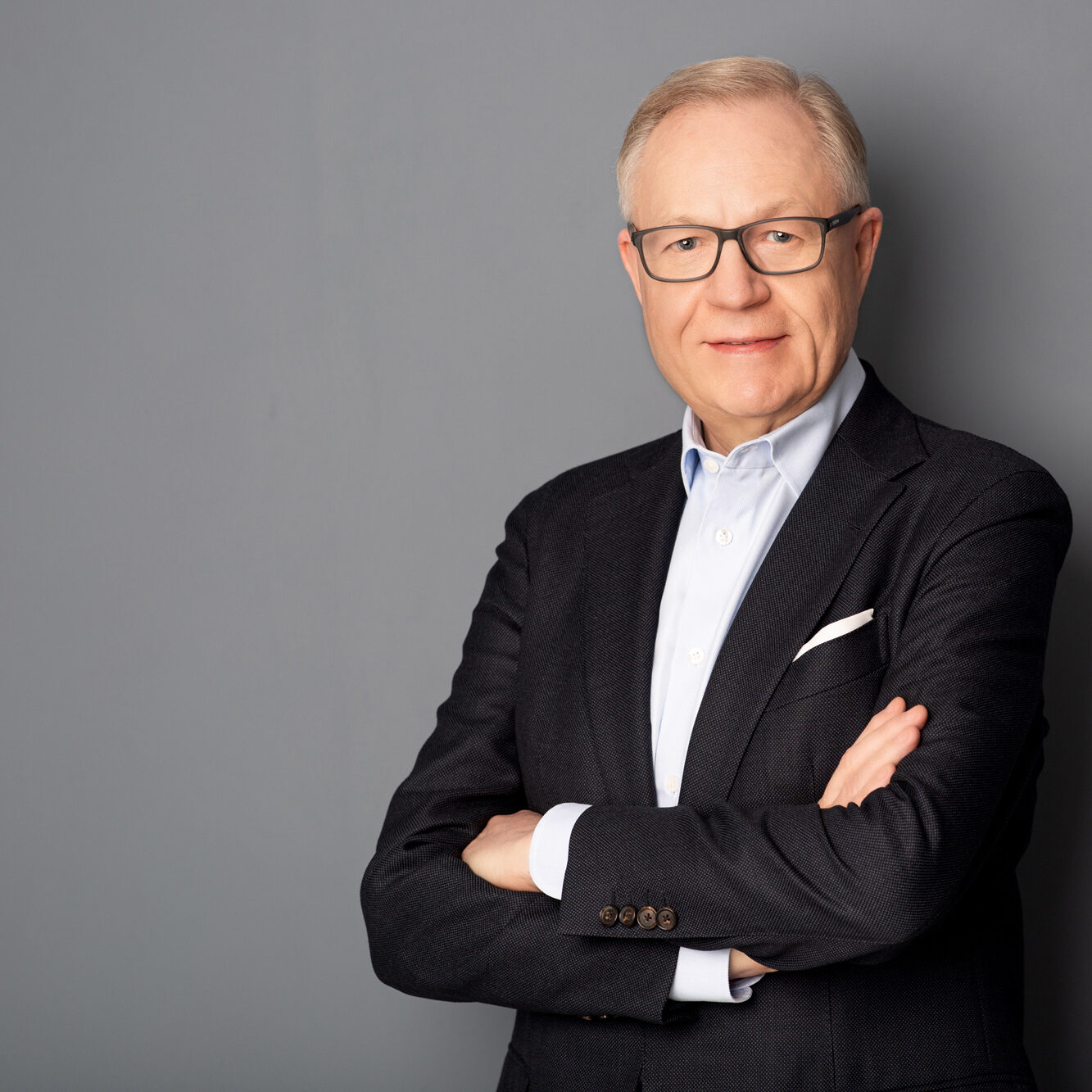 Robert A. Sedlák - S&P Consulting